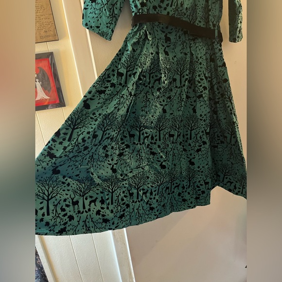 Hell Bunny Vixen plus 2XL green light velvet swing dress. 3/4 sleeves belt - Picture 10 of 14